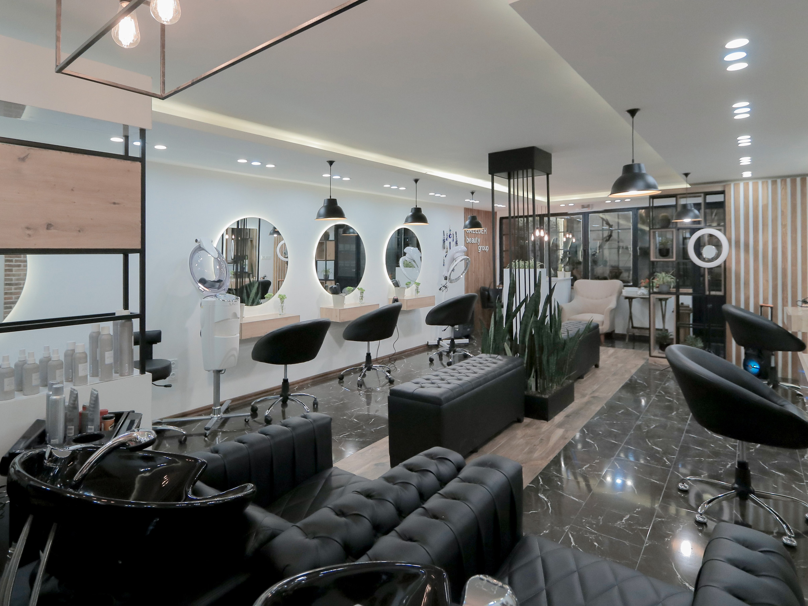 芦屋店の店内写真