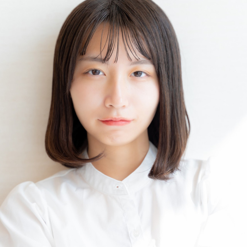 女性の髪型の写真