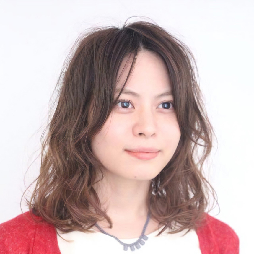 女性の髪型の写真