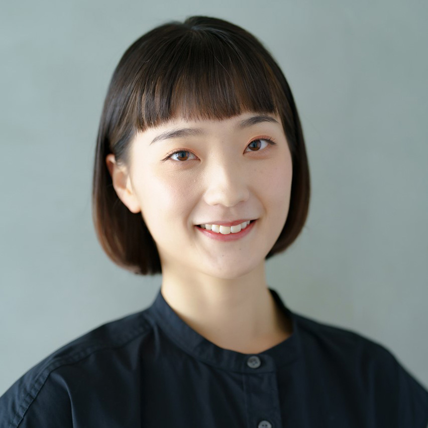 女性の髪型の写真