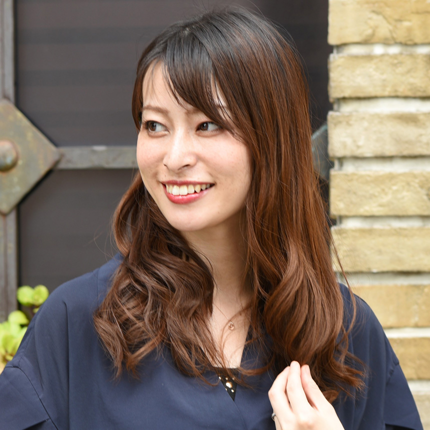 女性の髪型の写真